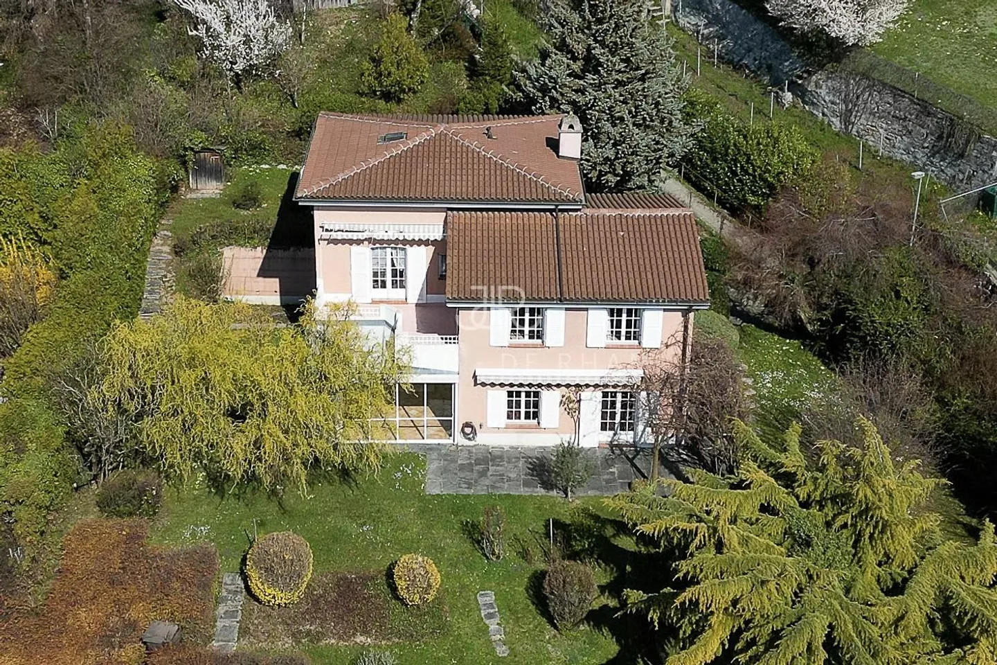Bourg-en-Lavaux | Charming house with a view - Photo 1 of 13