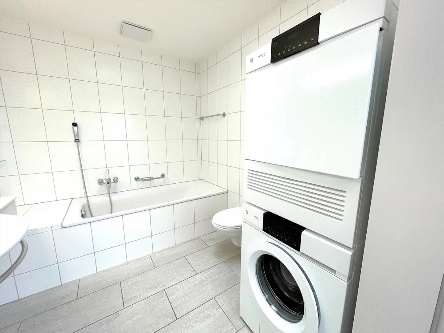 Appartement penthouse lumineux de 5,5 pièces dans un emplacement parfait avec vue ! - Photo 8 sur 13