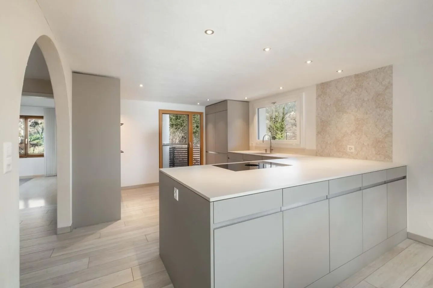 Mastrils: well-kept home with a view and plenty of living space - Photo 3 of 6