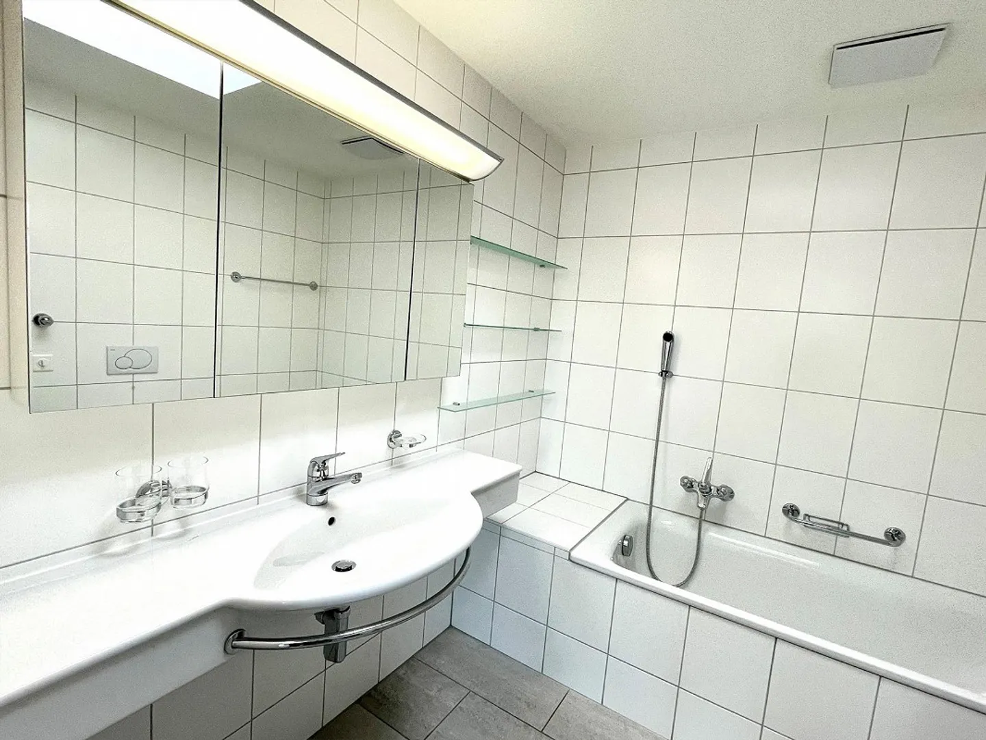 Appartement penthouse lumineux de 5,5 pièces dans un emplacement parfait avec vue ! - Photo 7 sur 13