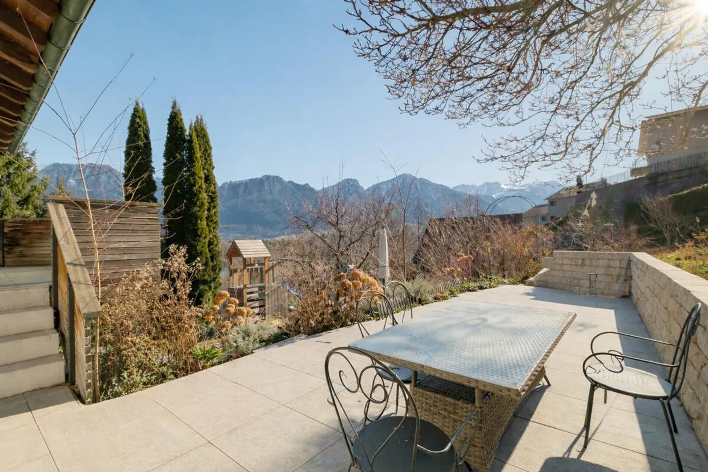 Mastrils: well-kept home with a view and plenty of living space - Photo 5 of 6