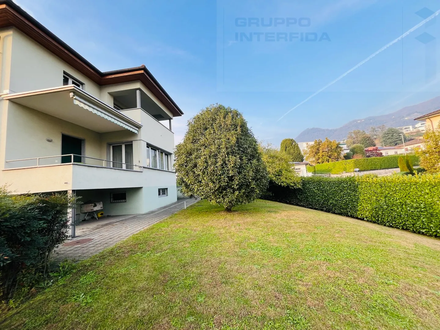 GROßES EINFAMILIENHAUS - Foto 3 von 7
