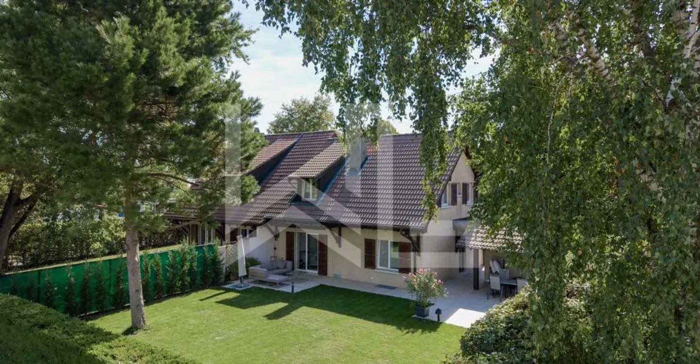 Villa with a view of the countryside - Photo 1 of 13