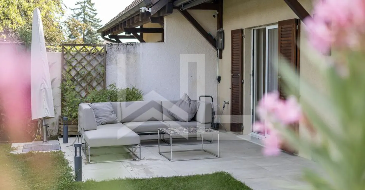 Villa with a view of the countryside - Photo 3 of 13