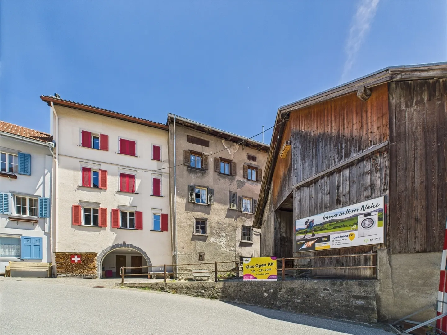 Charmante maison individuelle à Tamins avec un flair historique - Photo 1 sur 13