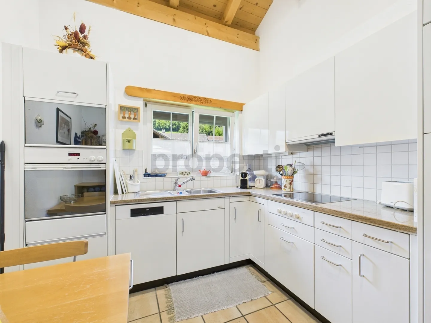 Willkommen in Valens! Zu verkaufen stilvolle 3.5 Zimmer Wohnung mit schönem Bergblick - Foto 4 von 13