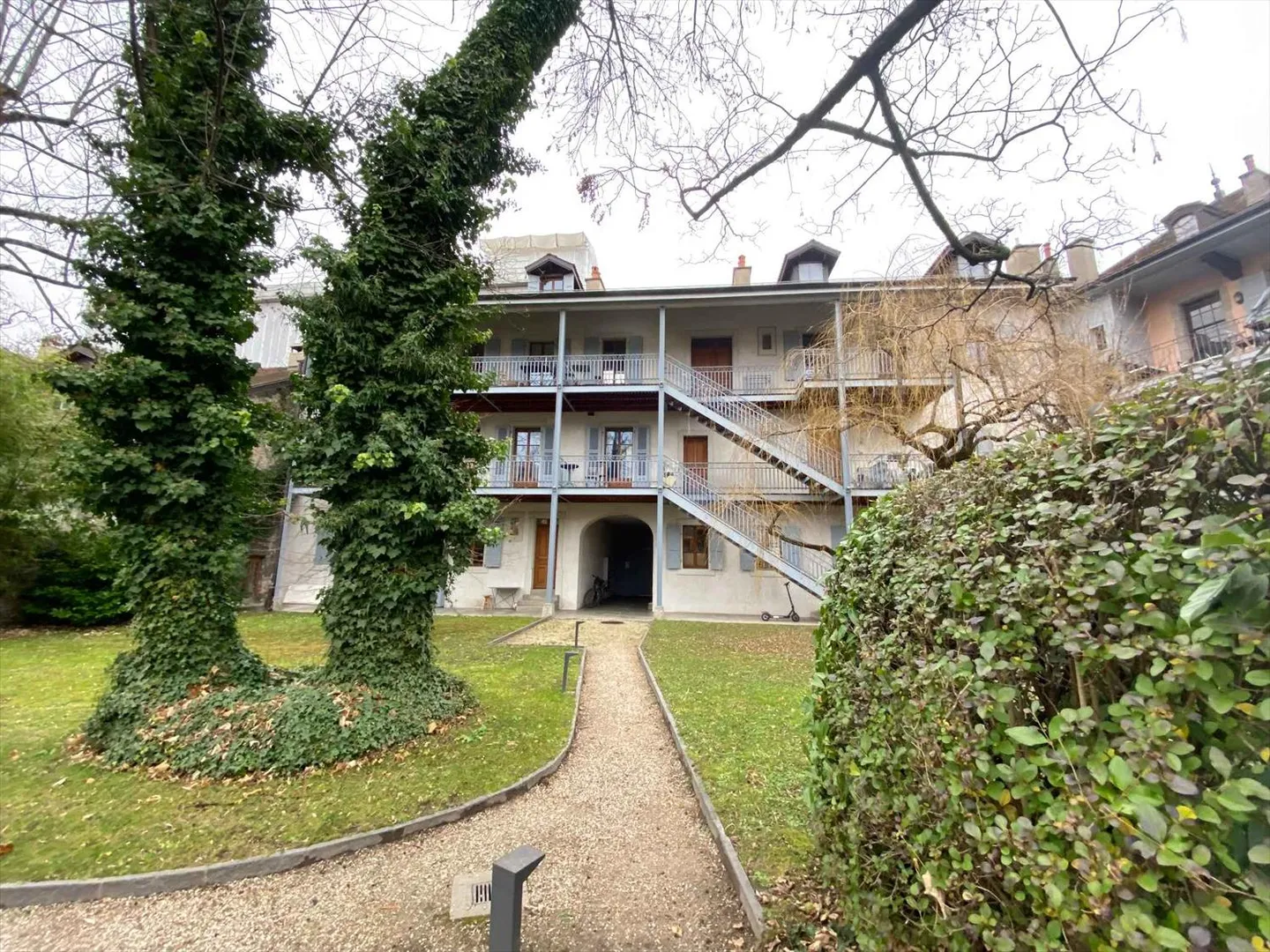 4-room apartment - Photo 1 of 13