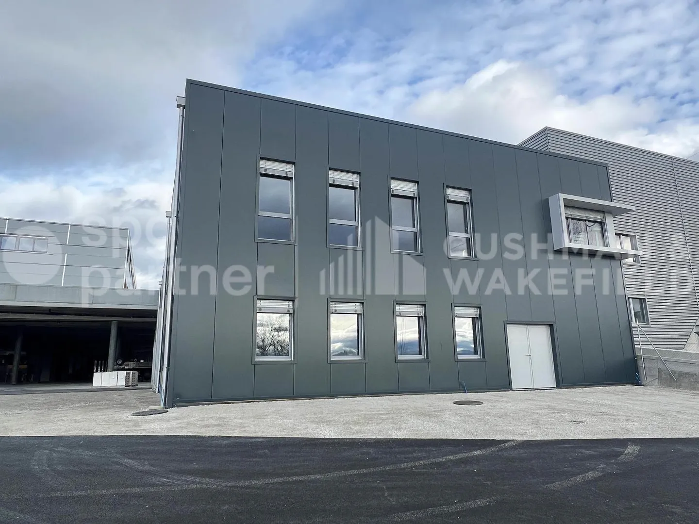 Geräumige Werkstatt in Satigny - Foto 3 von 13