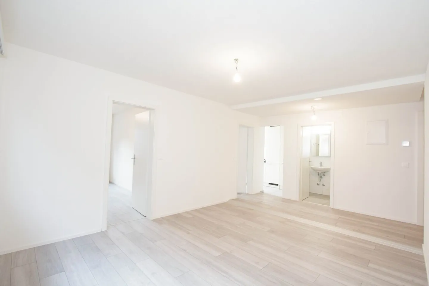 Appartement moderne de rêve - Photo 2 sur 5