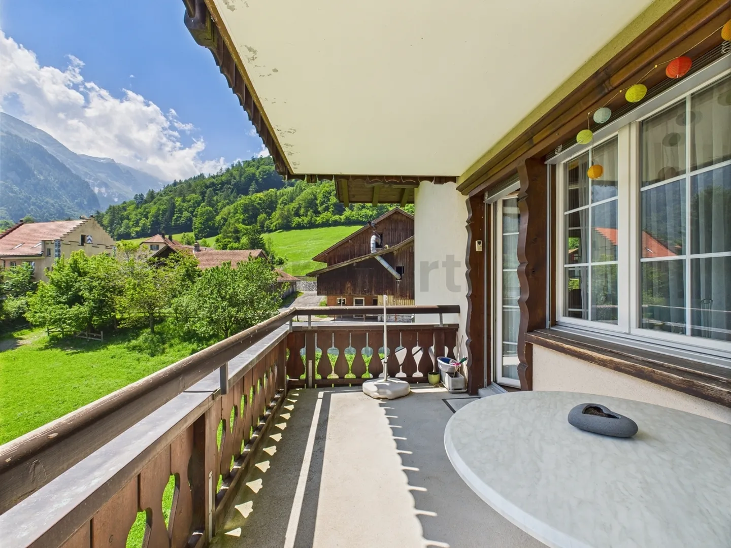 Willkommen in Valens! Zu verkaufen stilvolle 3.5 Zimmer Wohnung mit schönem Bergblick - Foto 9 von 13