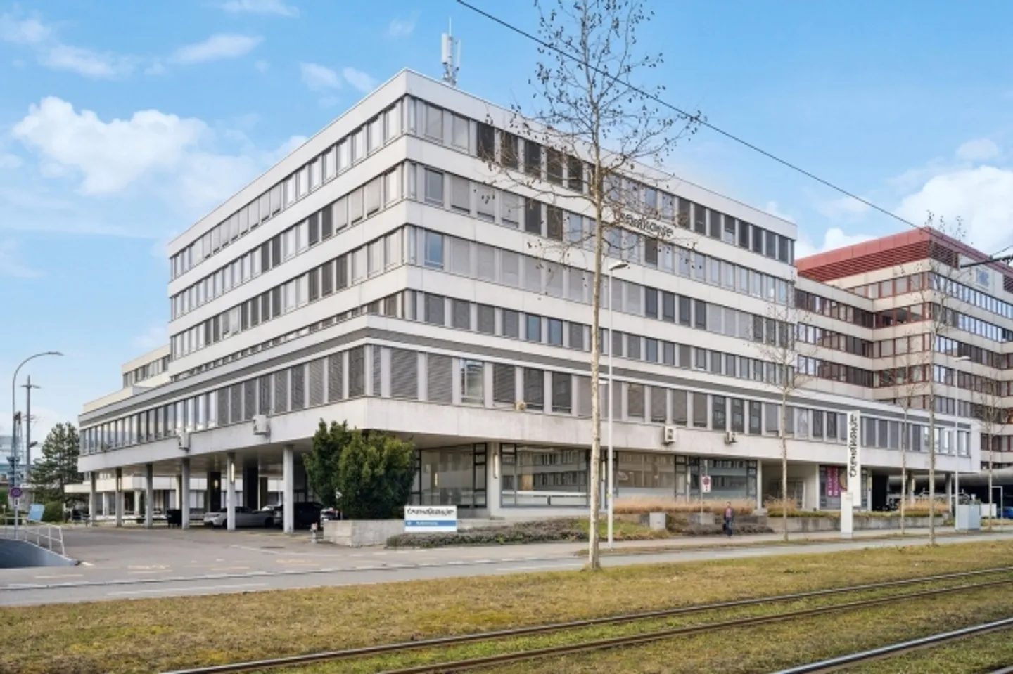 UFFICI a partire da 14m² Centralmente situati, luminosi e confortevoli fino al 28.02.2026! - Foto 5 di 9