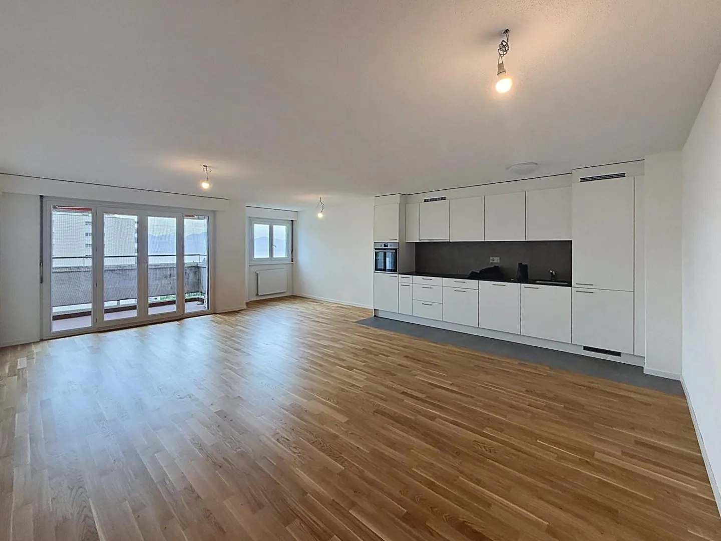 Appartement 5.5 pièces rénové - Photo 1 sur 11
