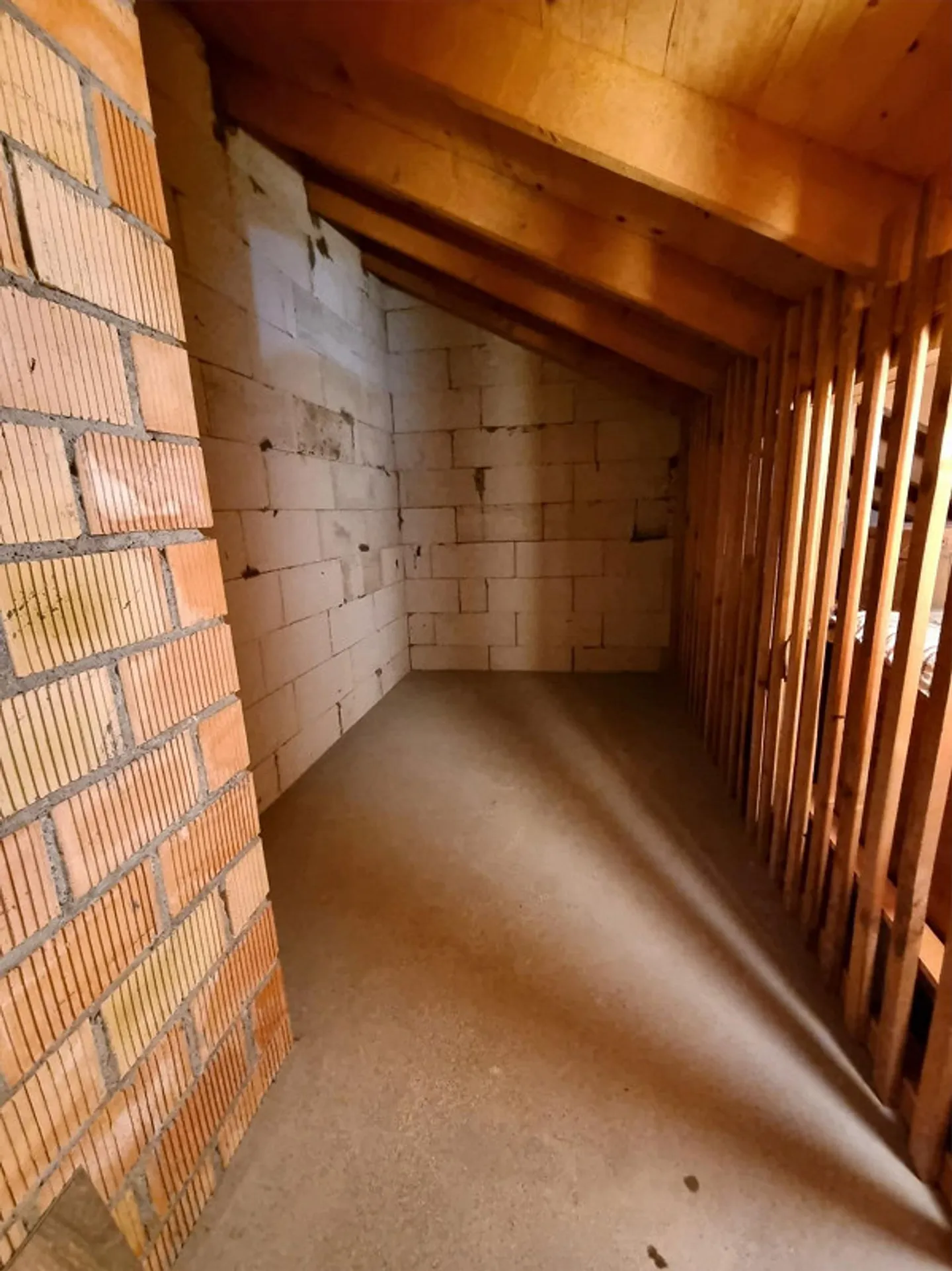 Vivere con vista sulle colline e sul paesaggio montano - Foto 13 di 14