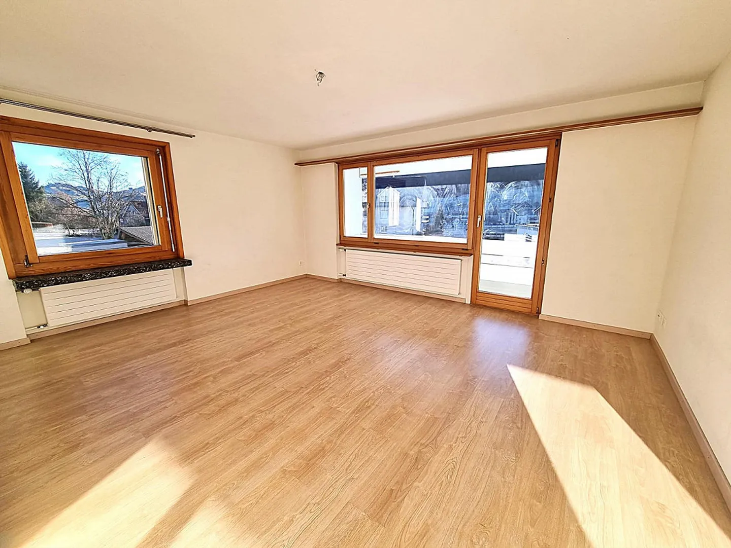 Vivere con vista sulle colline e sul paesaggio montano - Foto 4 di 14