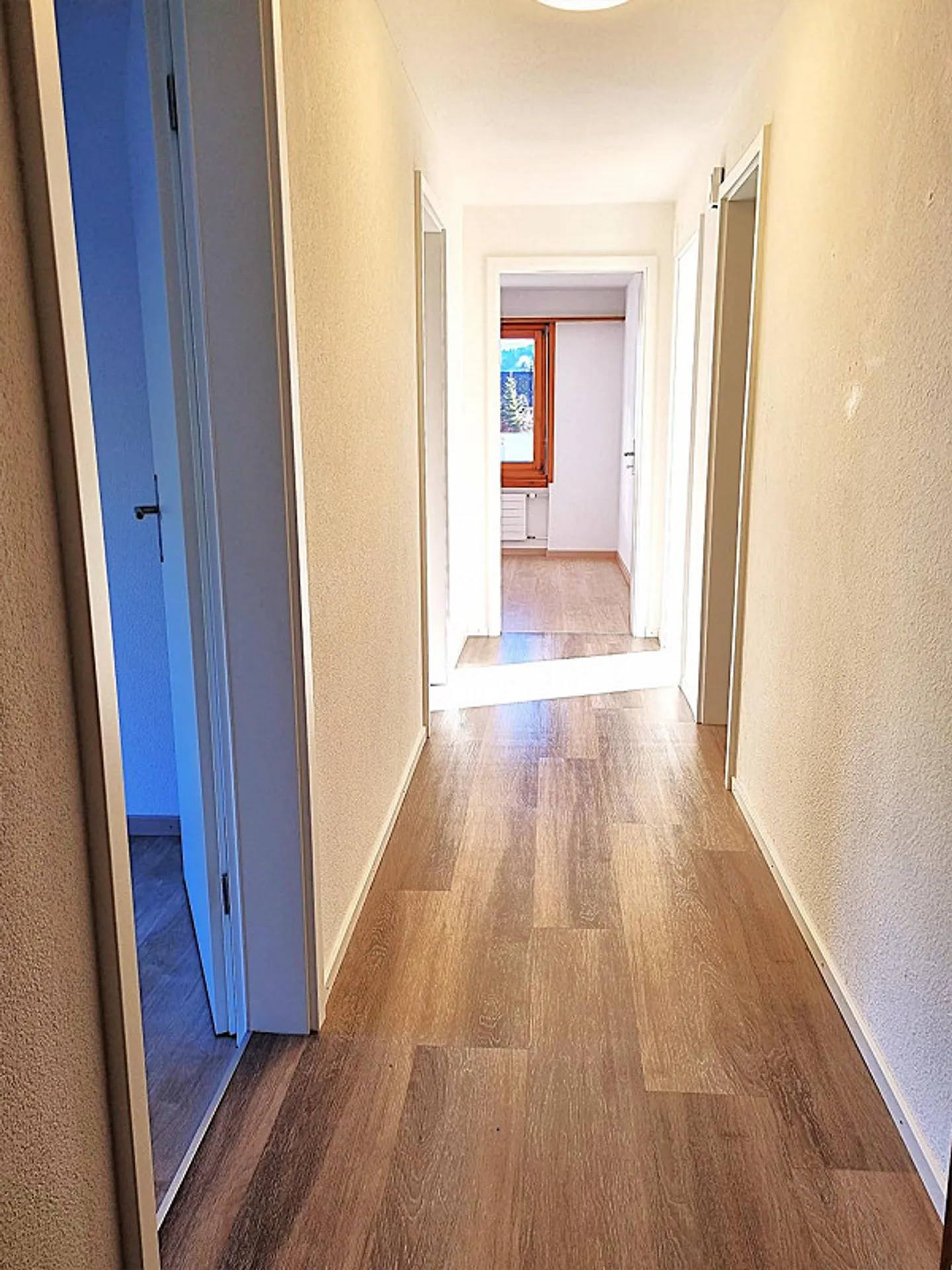 Vivere con vista sulle colline e sul paesaggio montano - Foto 11 di 14