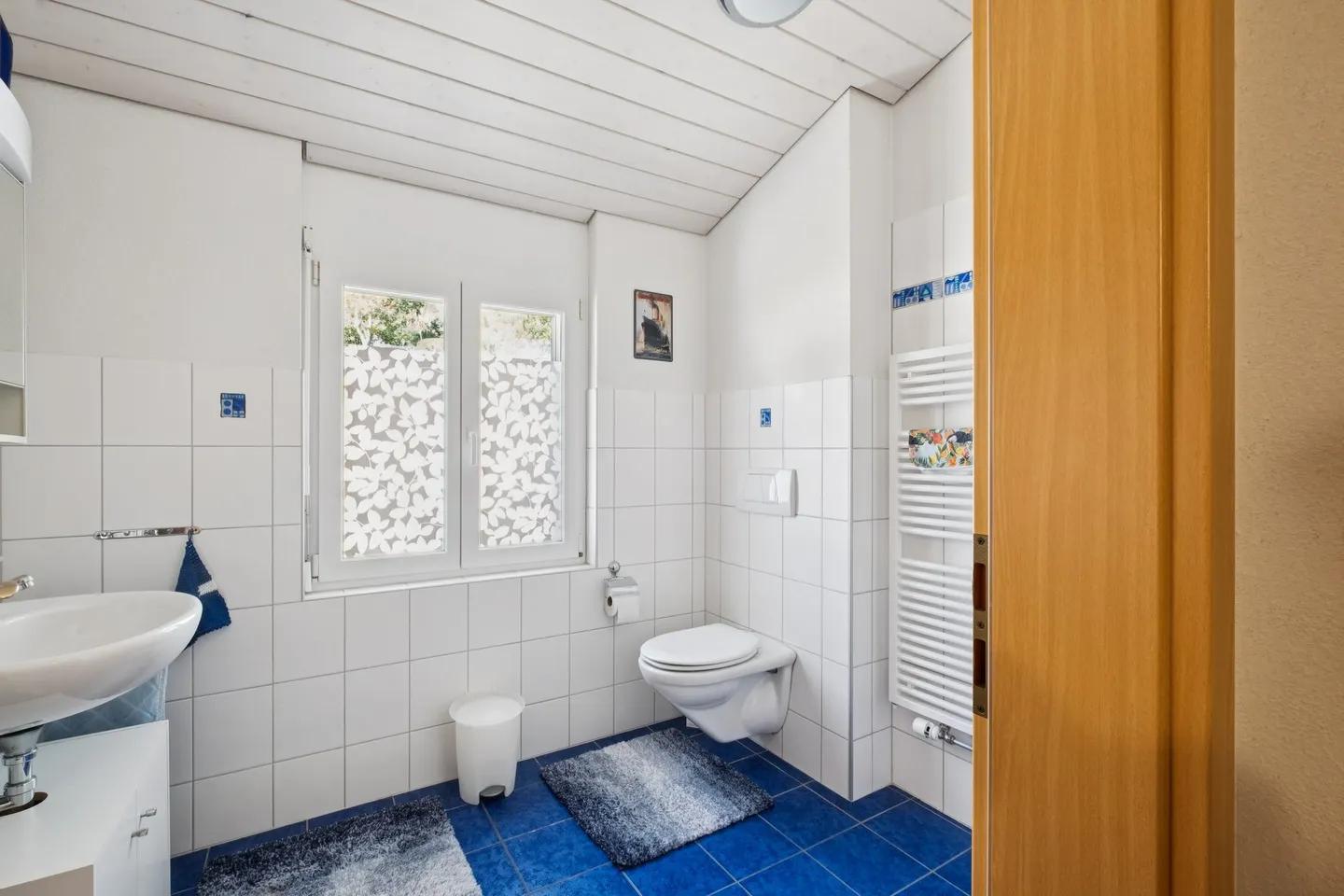 Charming Detached House with Pool - Photo 8 of 10
