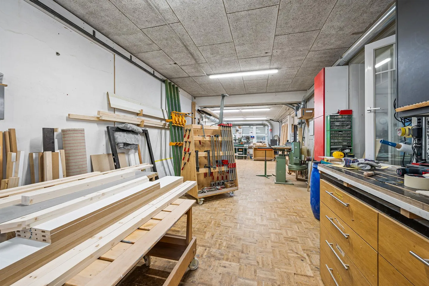 Espaces commerciaux et de bureau spacieux à Gossau - utilisation flexible - Photo 8 sur 26