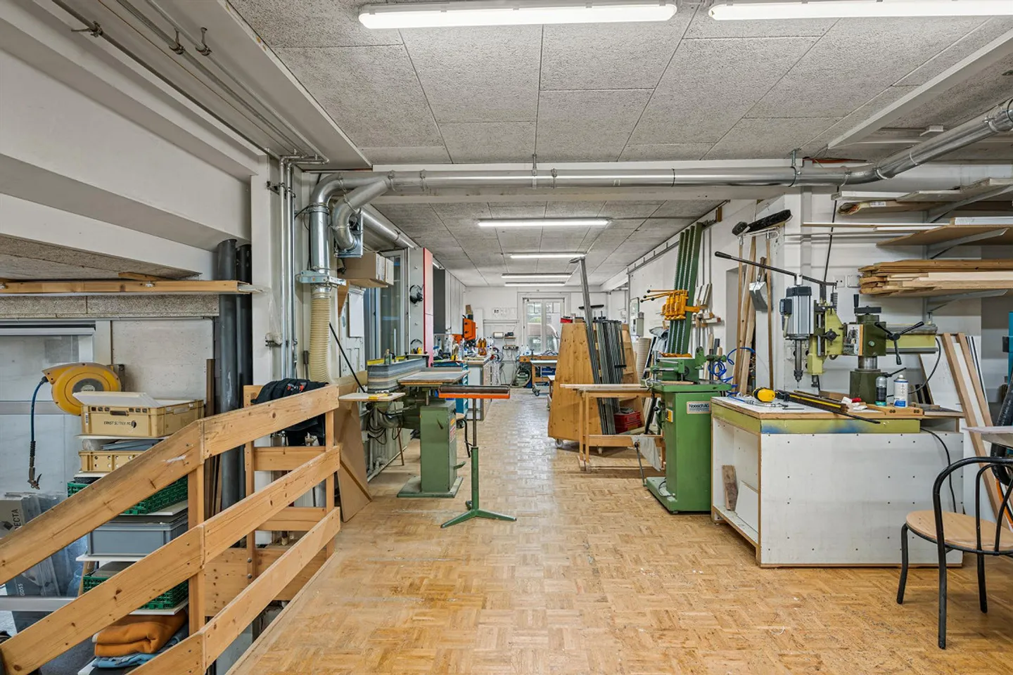 Espaces commerciaux et de bureau spacieux à Gossau - utilisation flexible - Photo 9 sur 26