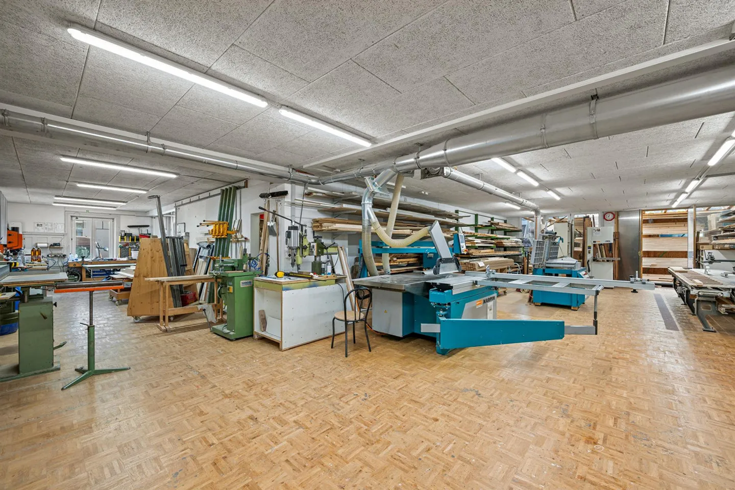 Espaces commerciaux et de bureau spacieux à Gossau - utilisation flexible - Photo 10 sur 26