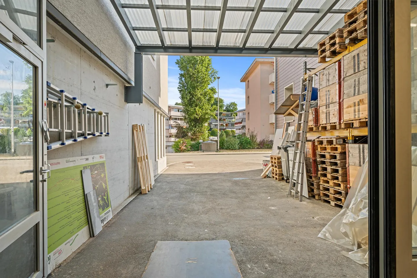 Espaces commerciaux et de bureau spacieux à Gossau - utilisation flexible - Photo 16 sur 26