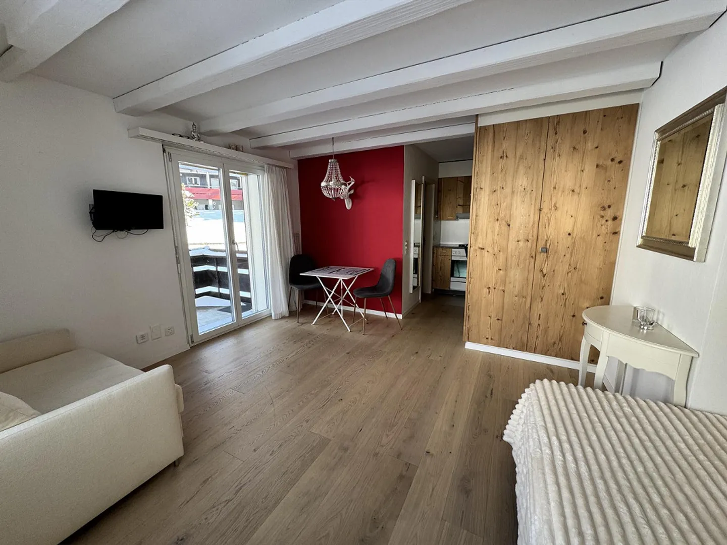 Studio Laax Murschetg, top location, available immediately until November, indoor pool, sauna - Photo 1 of 11