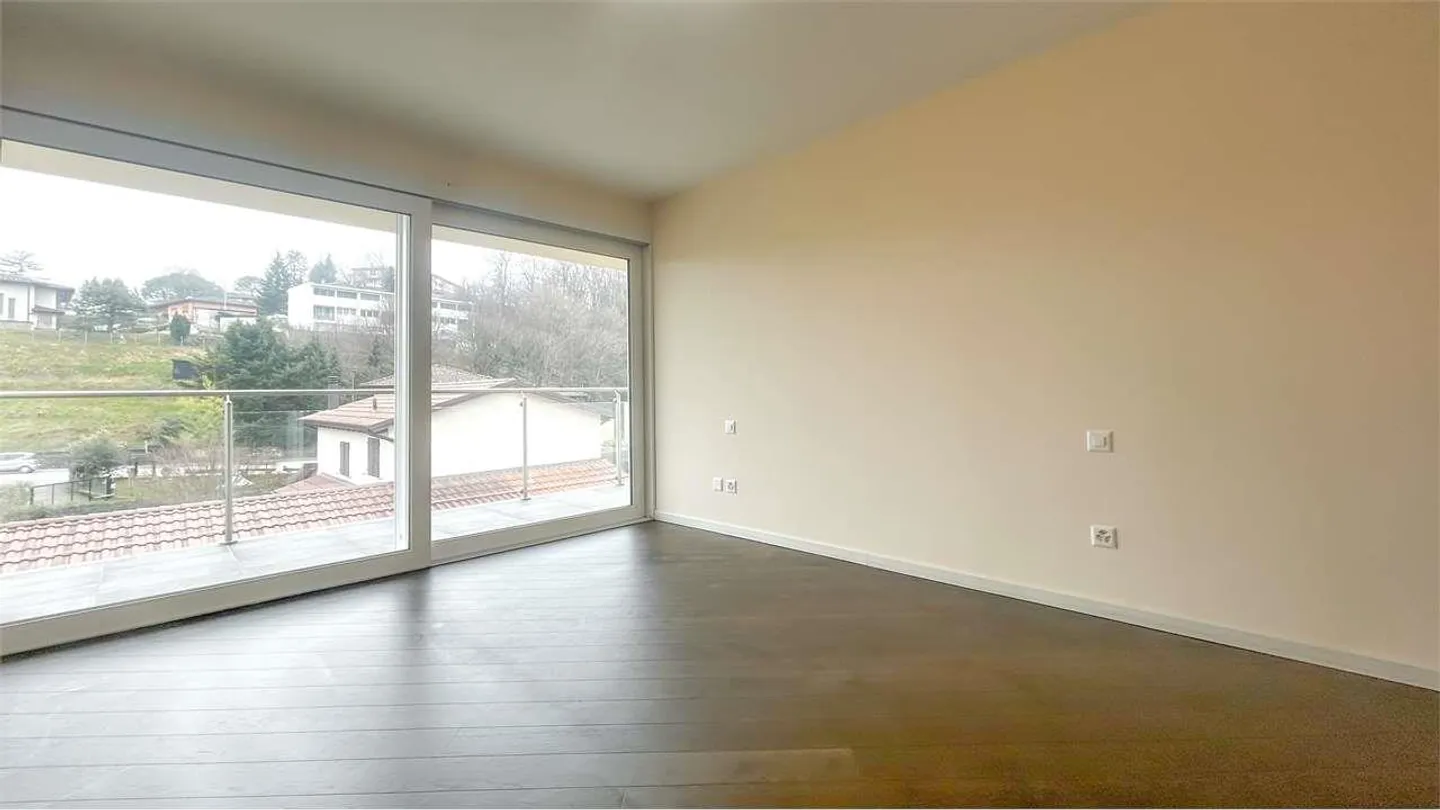 Villa with 4.5 rooms, large terrace and private garden - Photo 10 of 11