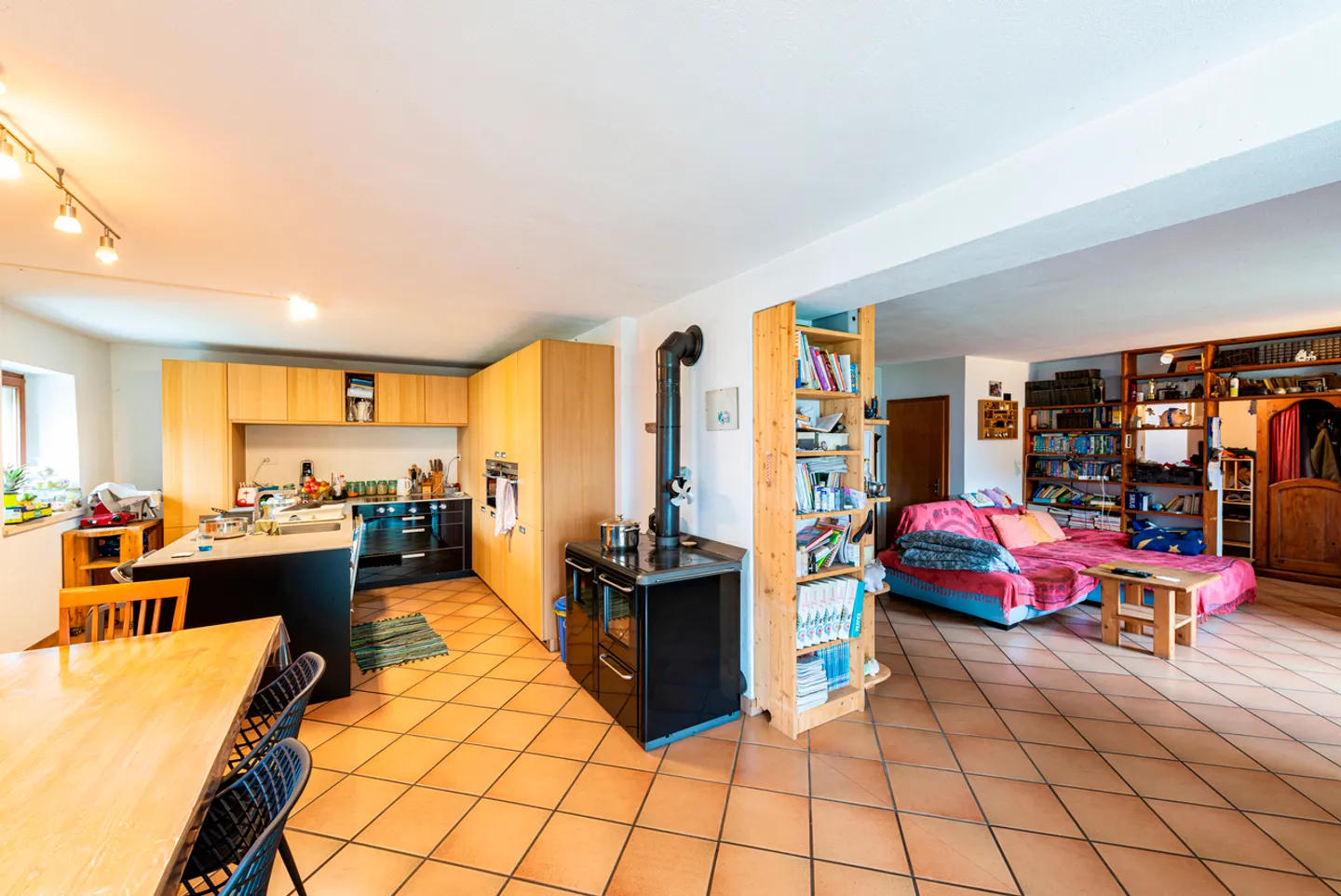 Casa ticinese con 20'000 m di terreno, piscina e rustico - Foto 13 di 20