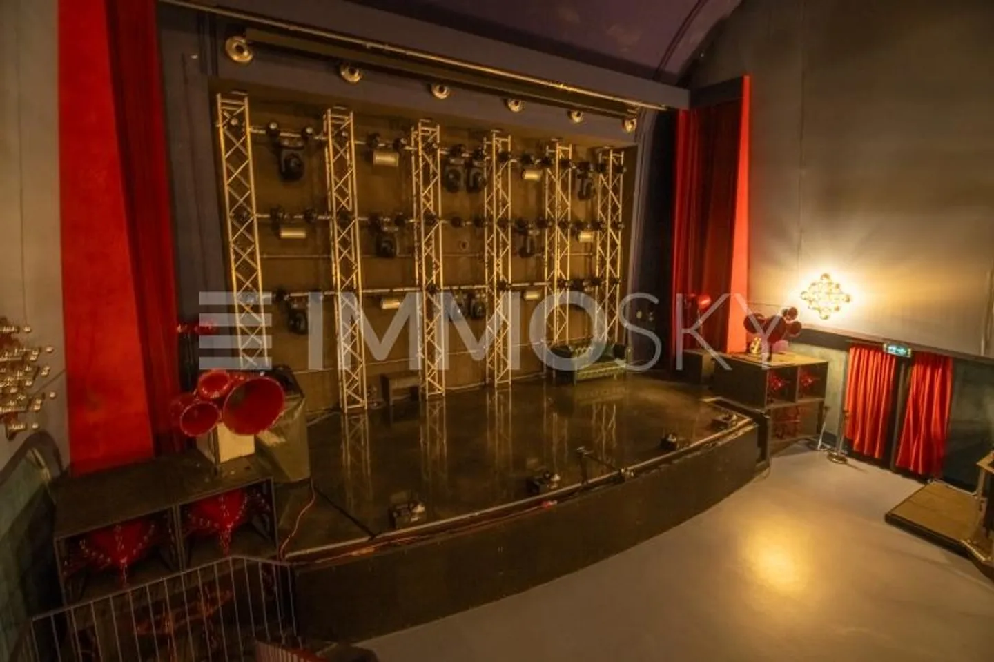 Experience, celebrate, inspire - everything under one roof - Photo 8 of 9