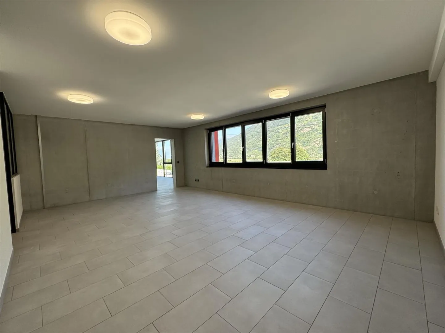 Bureau ou espace pour petite industrie avec de grandes façades en verre ! - Photo 10 sur 13