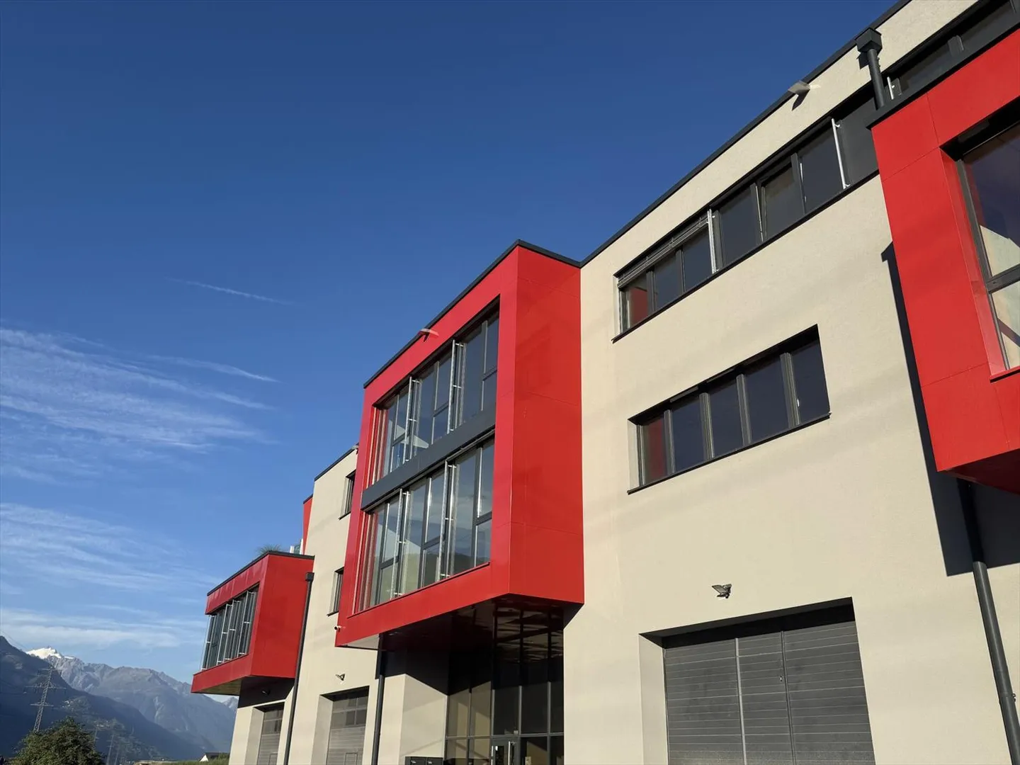 Bureau ou espace pour petite industrie avec de grandes façades en verre ! - Photo 13 sur 13