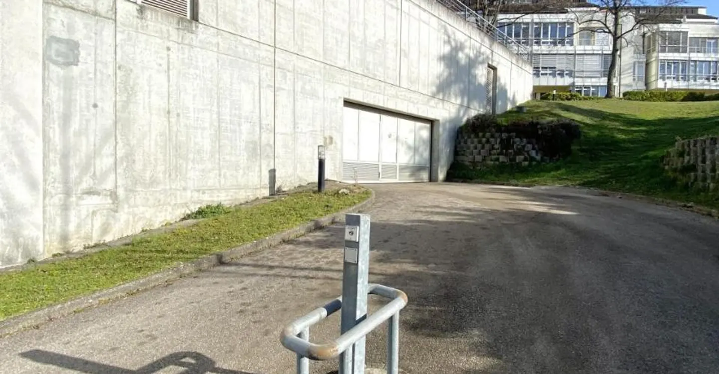 Place de Parking Couverte - Photo 3 sur 3