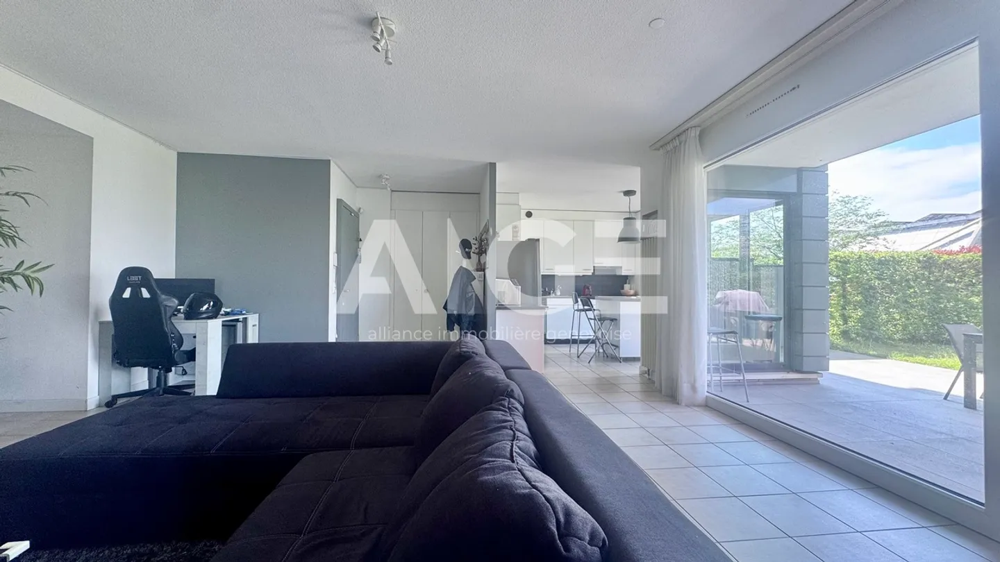 Nice garden-level apartment in Châtelaine - Photo 1 of 8