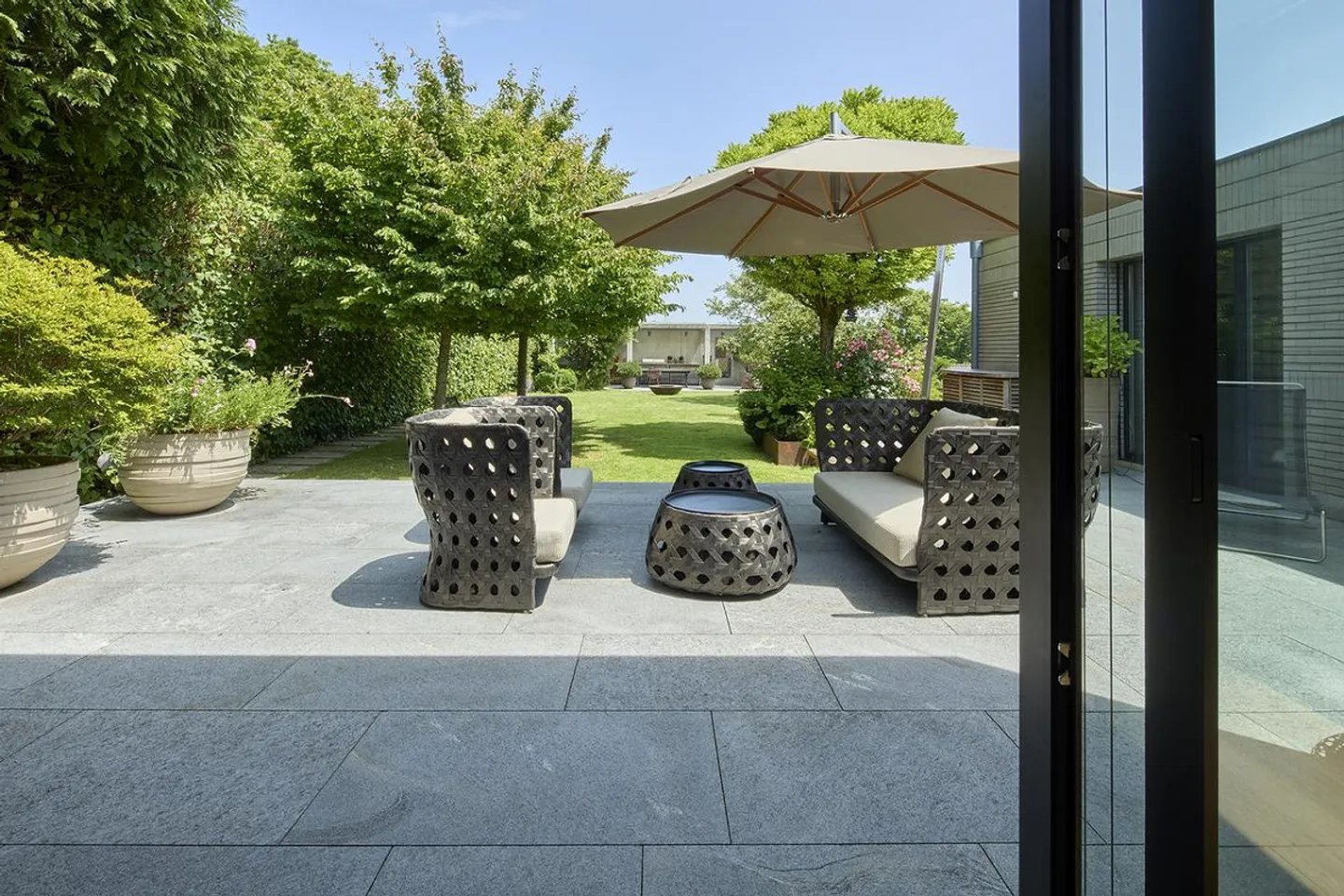 Villa de rêve avec magnifique oasis de jardin dans un quartier résidentiel exclusif - Photo 6 sur 9