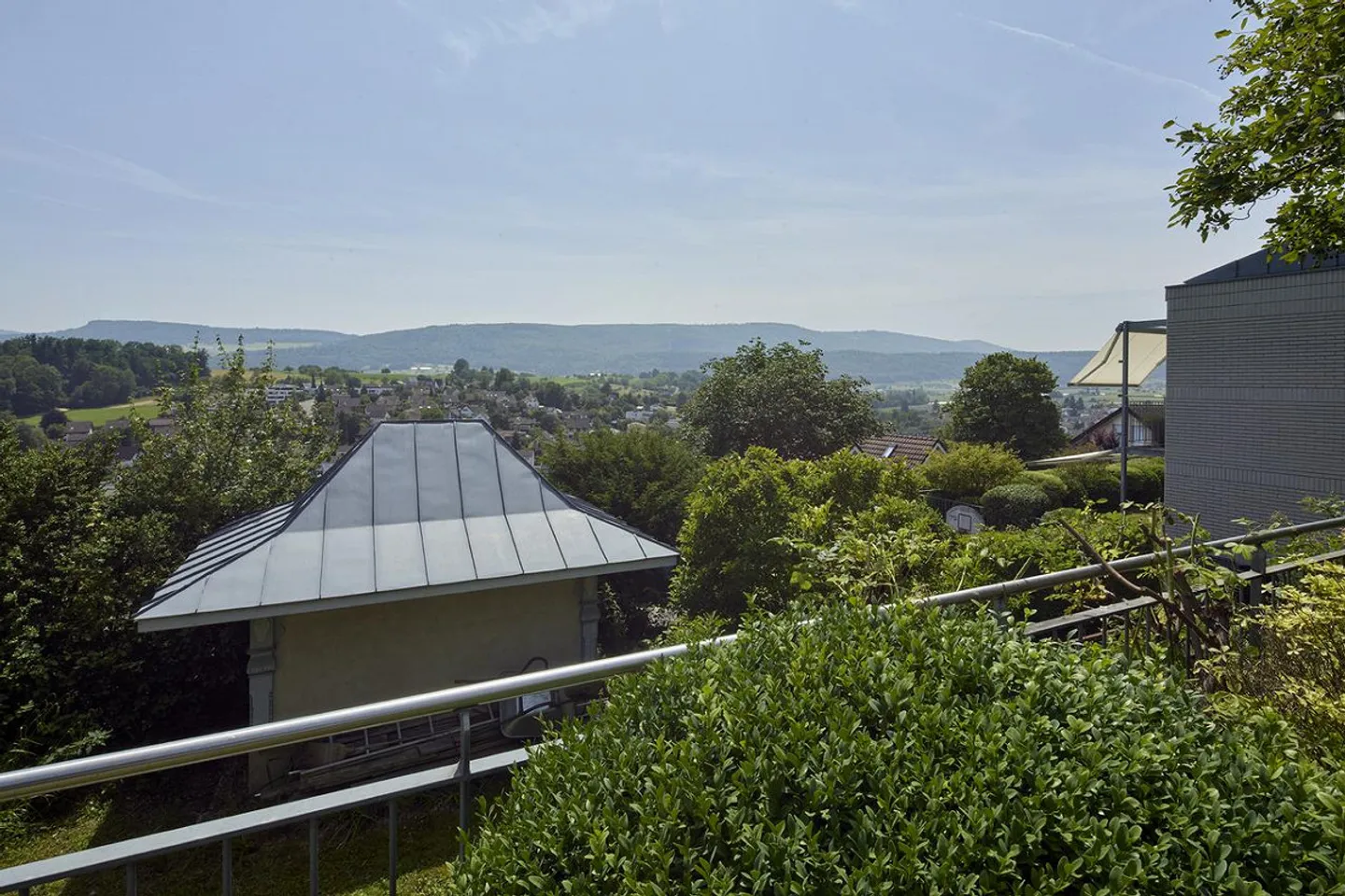 Villa de rêve avec magnifique oasis de jardin dans un quartier résidentiel exclusif - Photo 8 sur 9