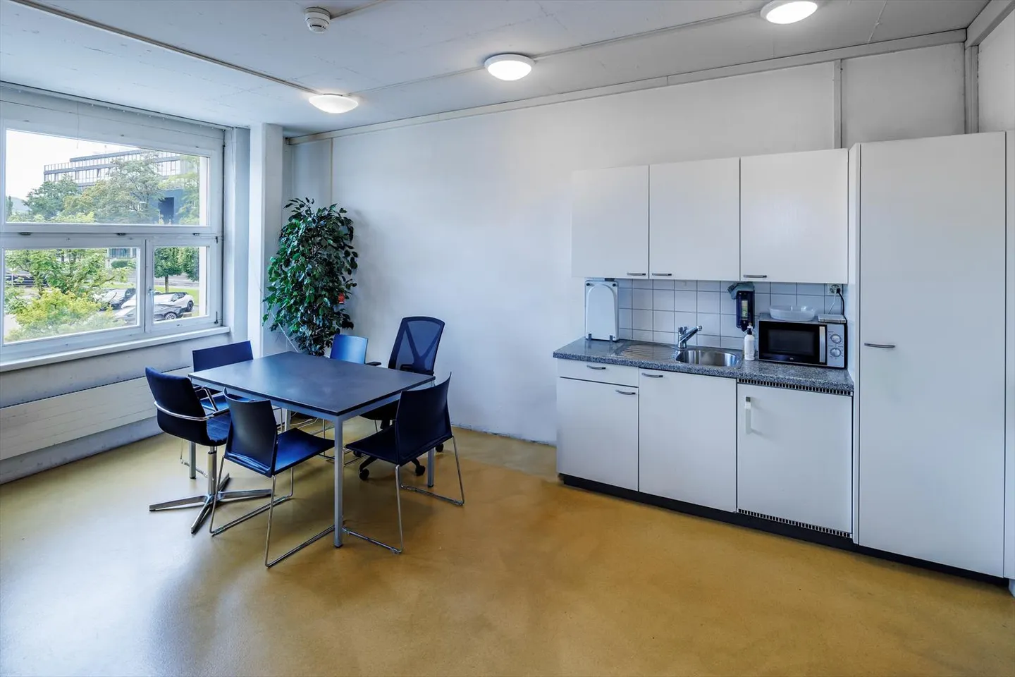 Efficace. Spacieux. Prêt pour votre entreprise. - Photo 8 sur 12