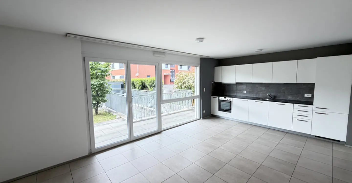 A large terrace - 2 months of net rent offered - Photo 2 of 8