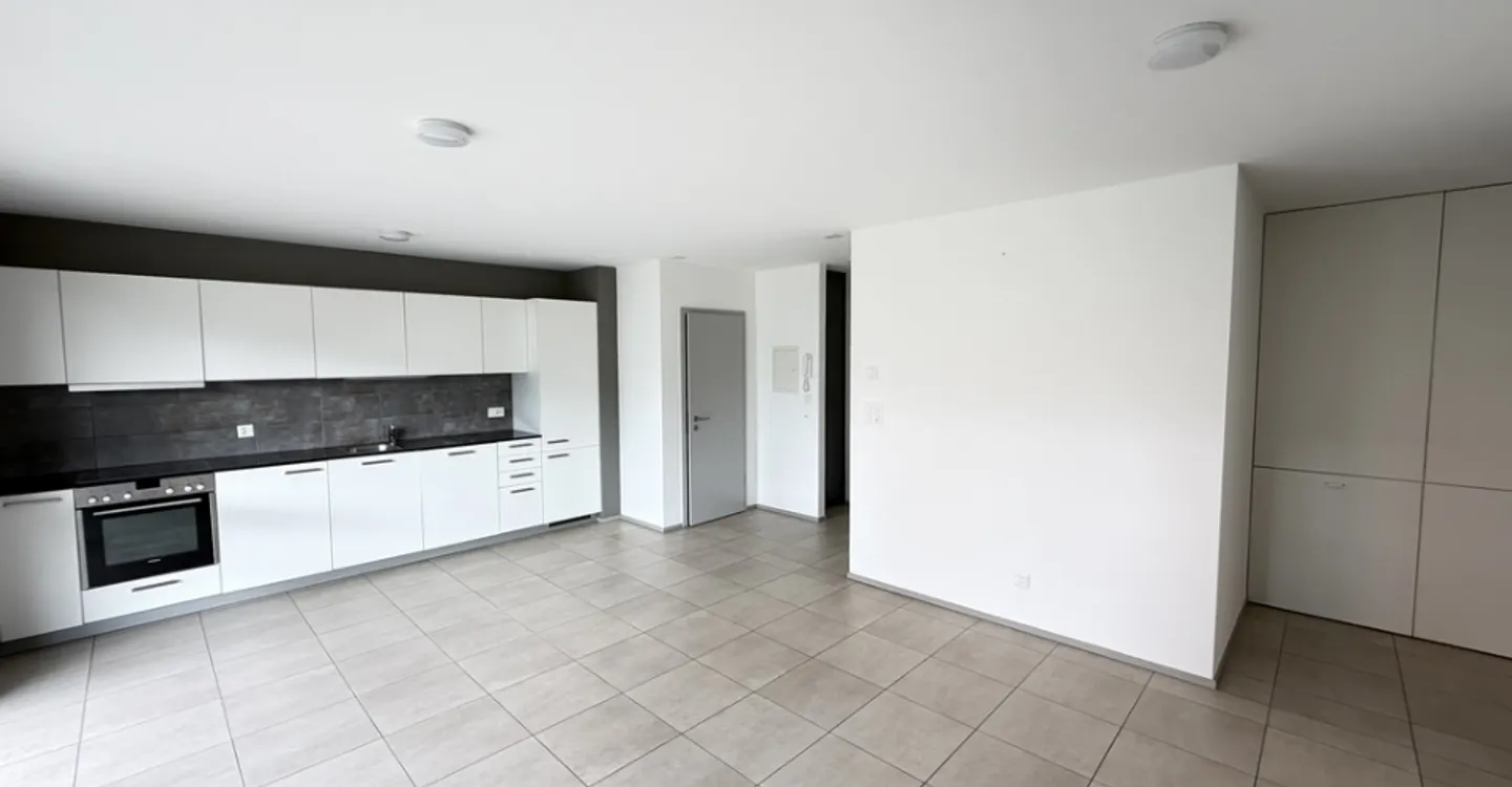 A large terrace - 2 months of net rent offered - Photo 3 of 8