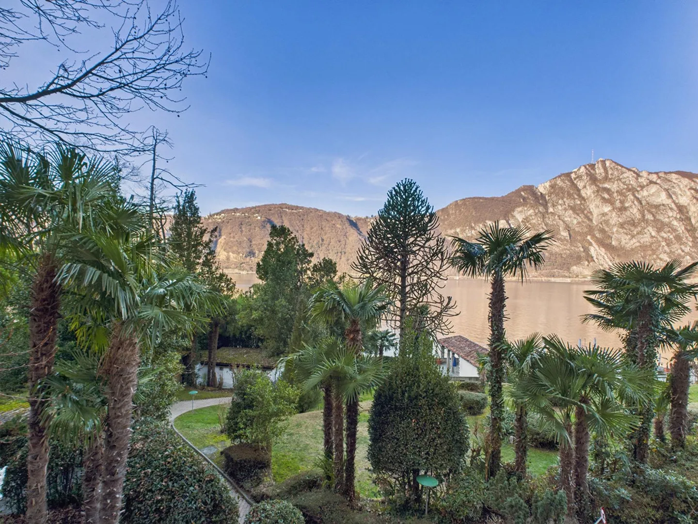 Appartamento con vista lago - Foto 2 di 13