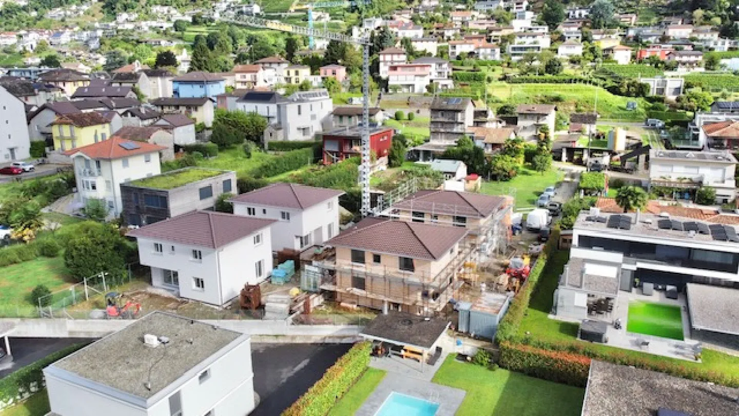 Vente à Cugnasco - Nouvelle maison individuelle avec 5,5 pièces dans un endroit calme - Photo 3 sur 23