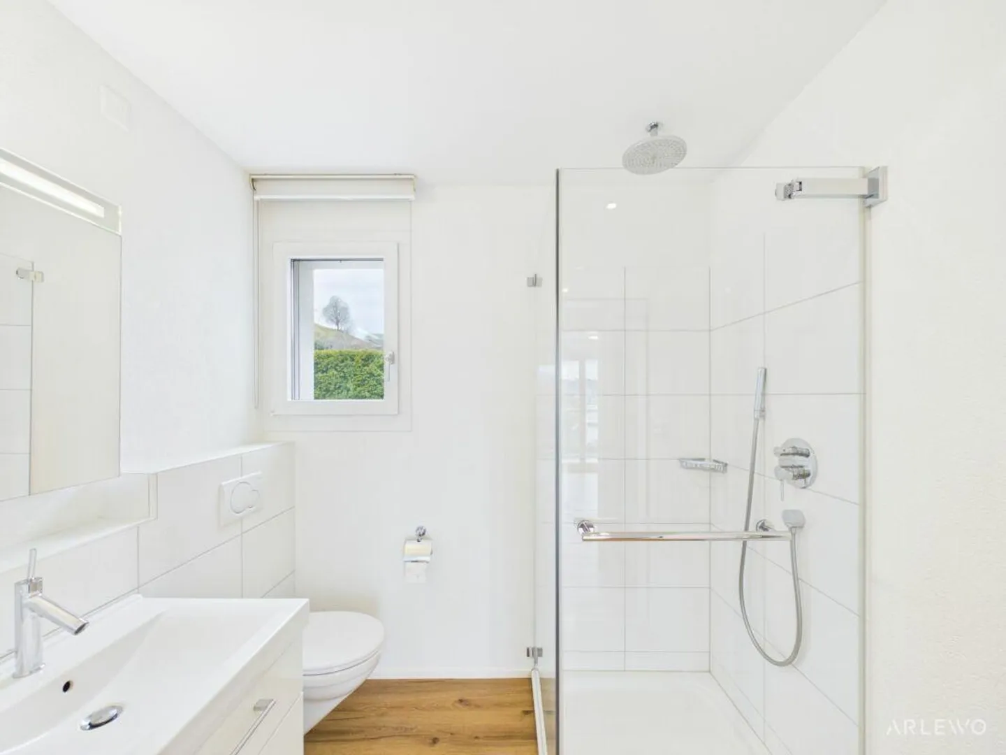 Appartamento con terrazza e vista lago - Foto 13 di 15