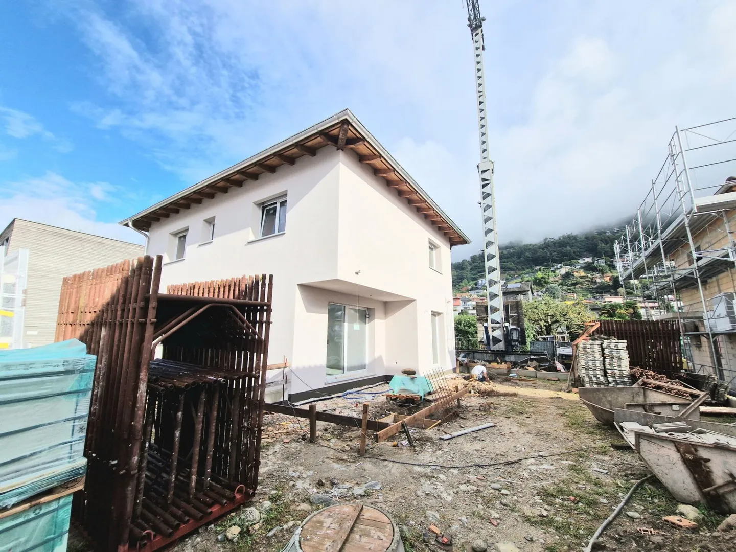 Vente à Cugnasco - Nouvelle maison individuelle avec 5,5 pièces dans un endroit calme - Photo 5 sur 23