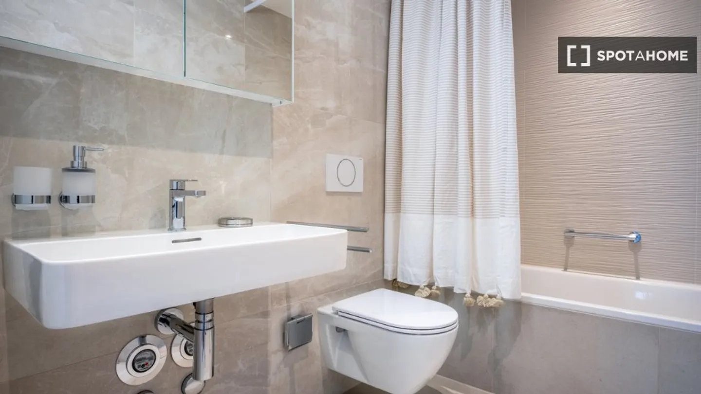 Discover, visit, and rent your new home online with complete confidence. - Photo 11 of 12