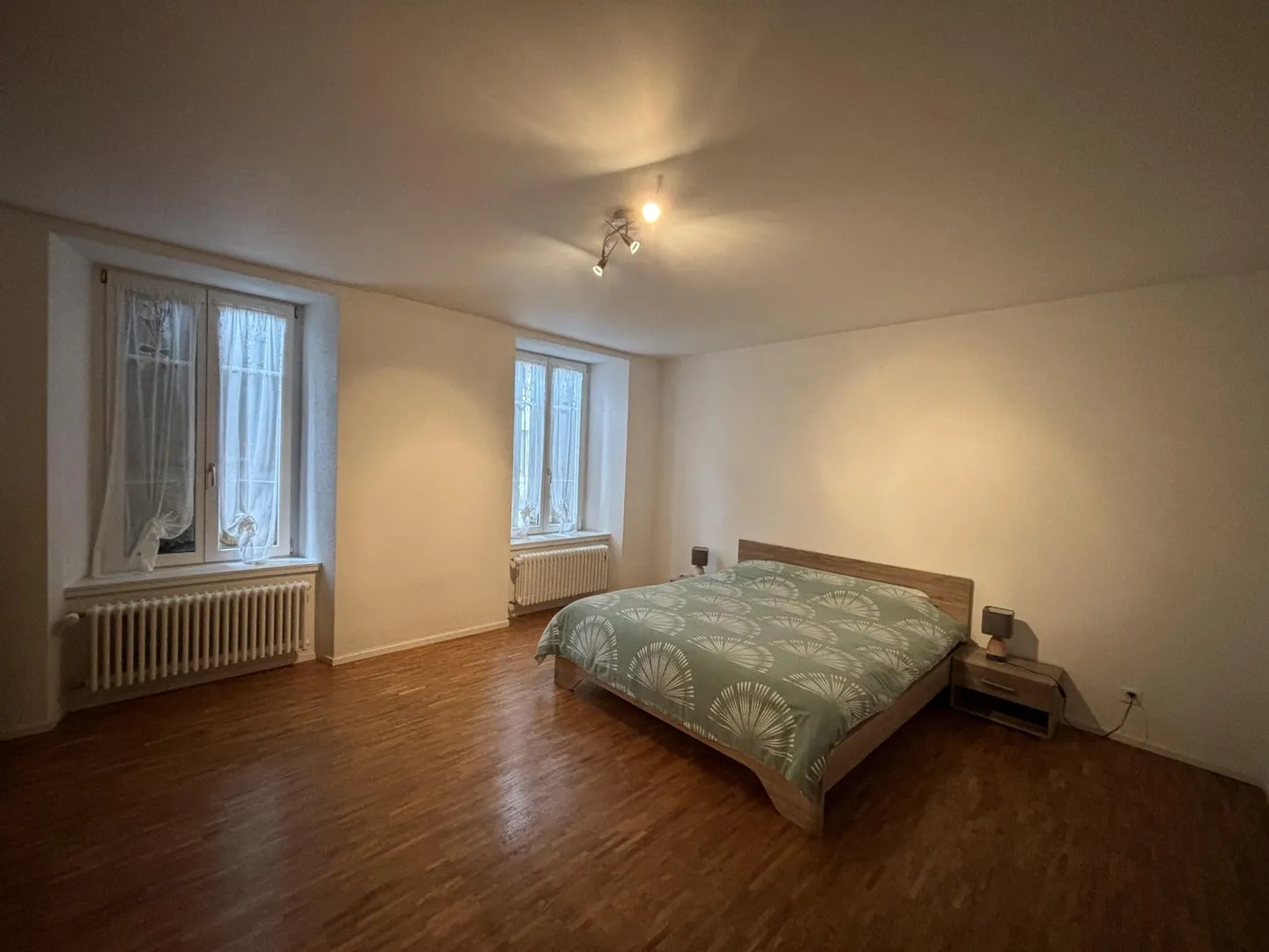 1st NET RENT OFFERED! Beautiful 3-room apartment in Fleurier - Photo 3 of 7