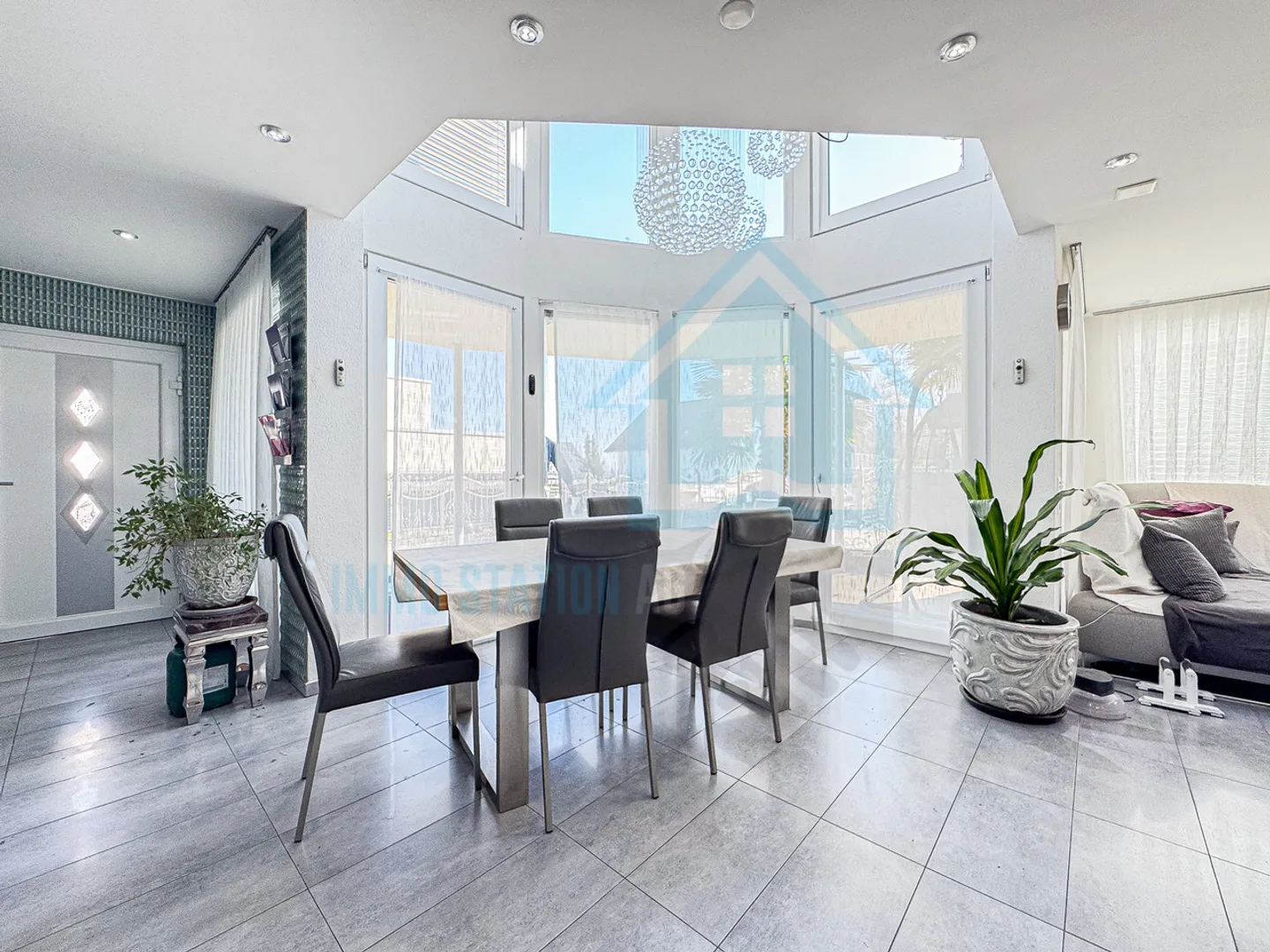 Casa unifamiliare moderna con vista panoramica in posizione tranquilla - Foto 6 di 10