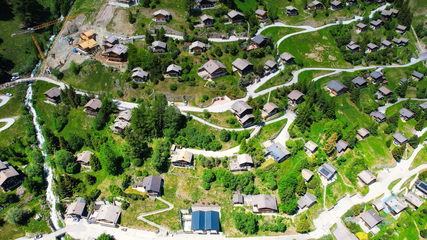 ESCLUSIVITÀ Bellissimo terreno edificabile di 1'100m² nelle alture di Grimentz - Foto 1 di 6