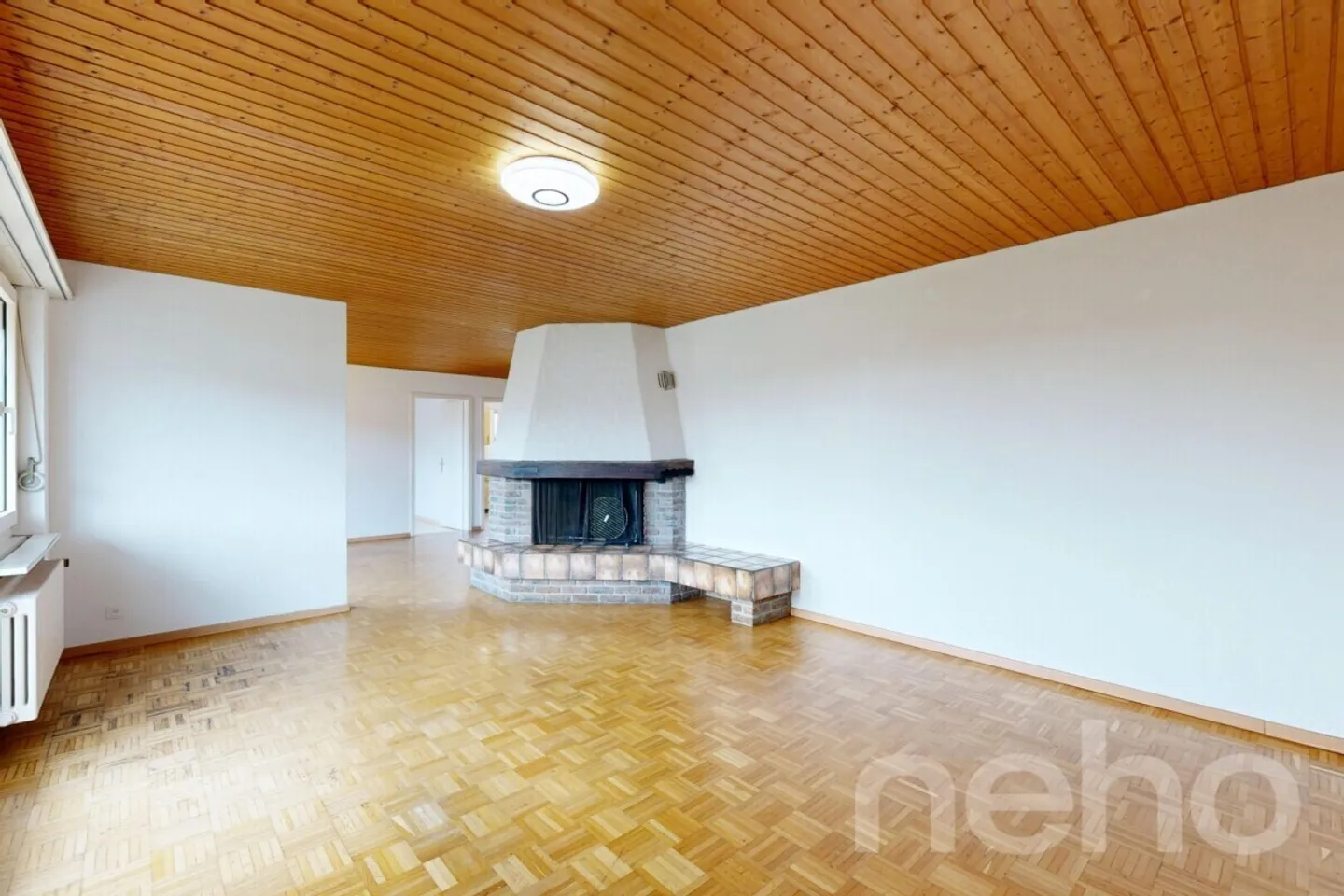 4-room apartment on the top floor with balcony and fireplace - Photo 3 of 11