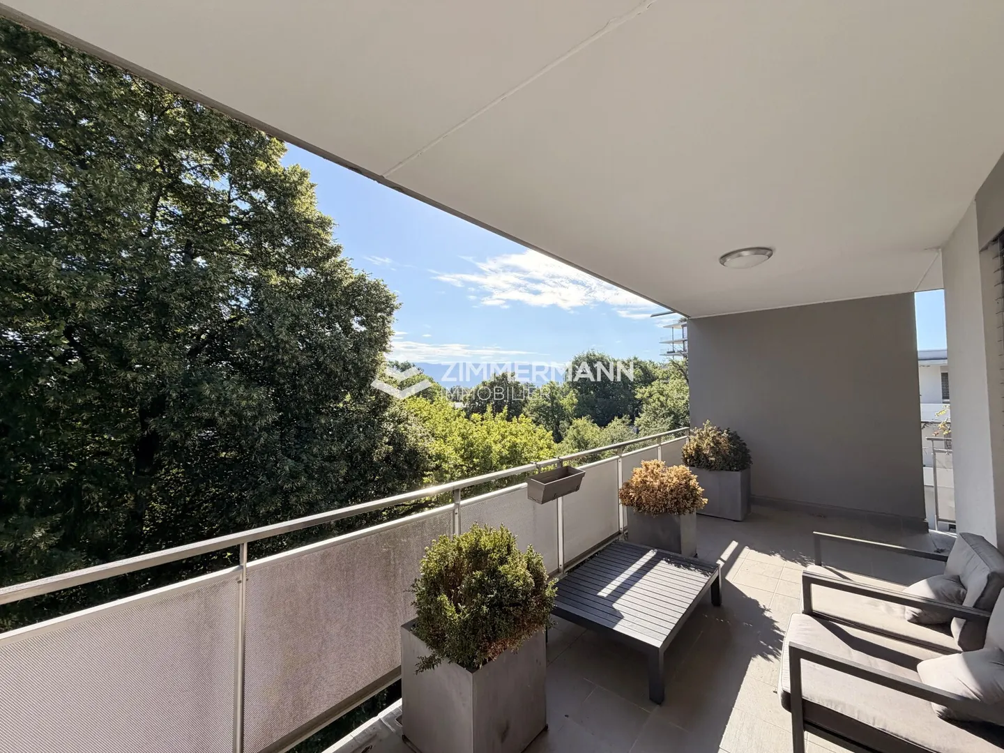 Magnificent 5-room partially furnished apartment with large terrace and unobstructed view! - Photo 2 of 8