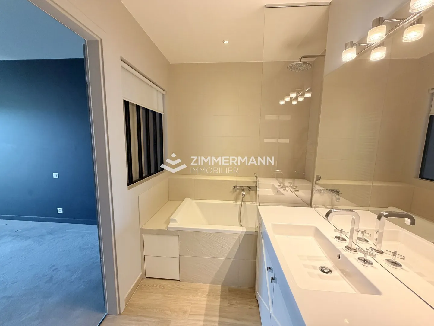 Magnificent 5-room partially furnished apartment with large terrace and unobstructed view! - Photo 7 of 8