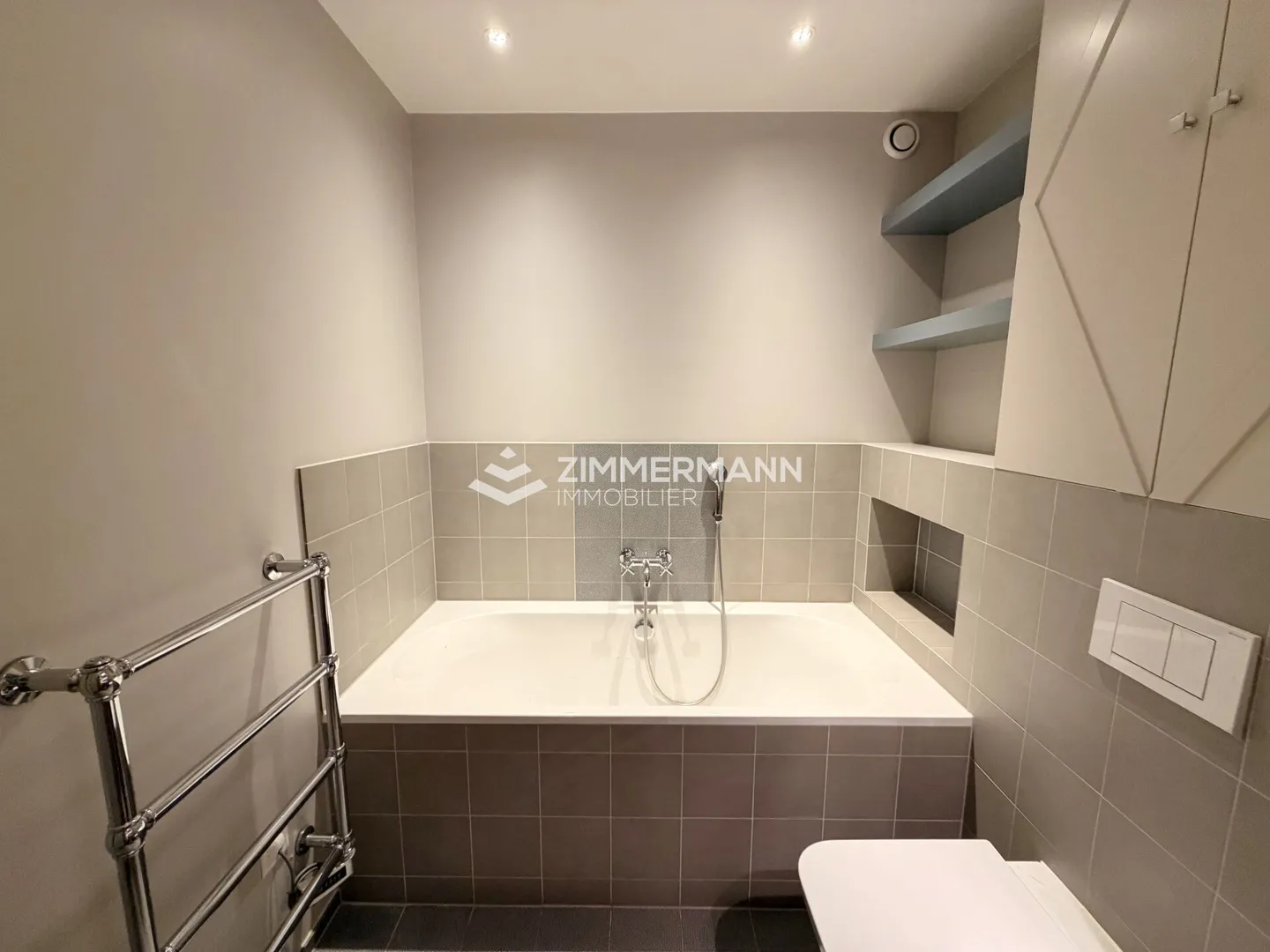 Magnificent 5-room partially furnished apartment with large terrace and unobstructed view! - Photo 8 of 8