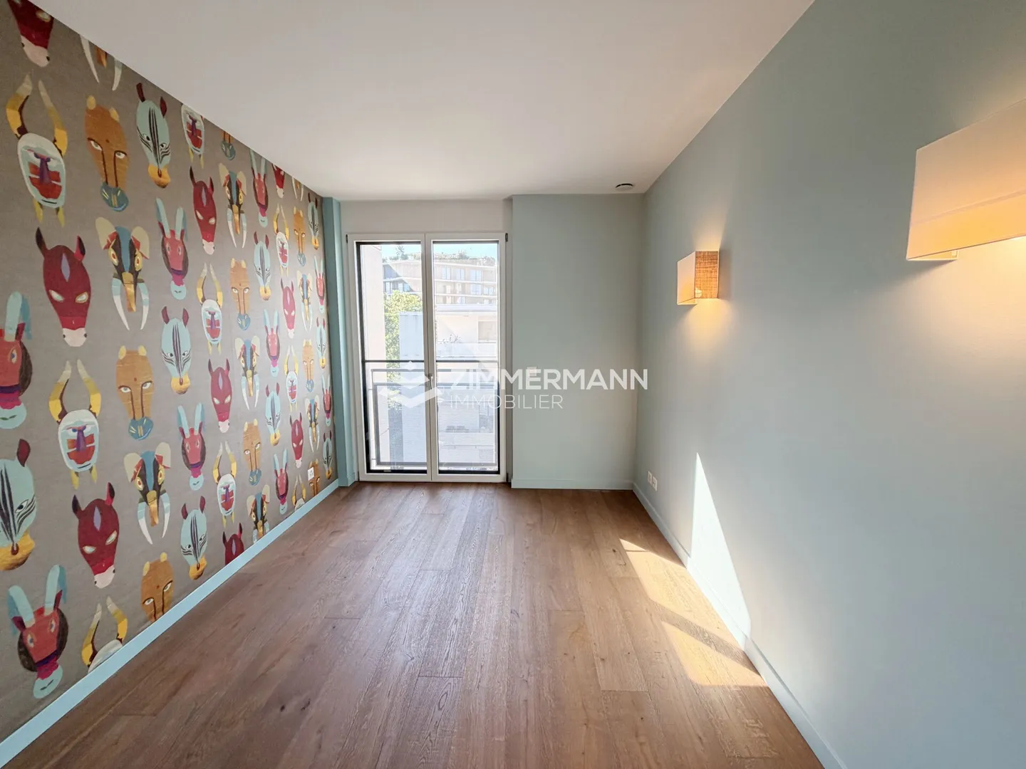 Magnificent 5-room partially furnished apartment with large terrace and unobstructed view! - Photo 6 of 8